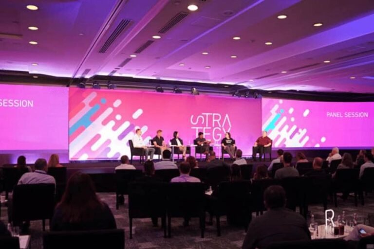 Kit Pantalla LED Hulk Pitch 5 Visual Pro instalado en evento corporativo