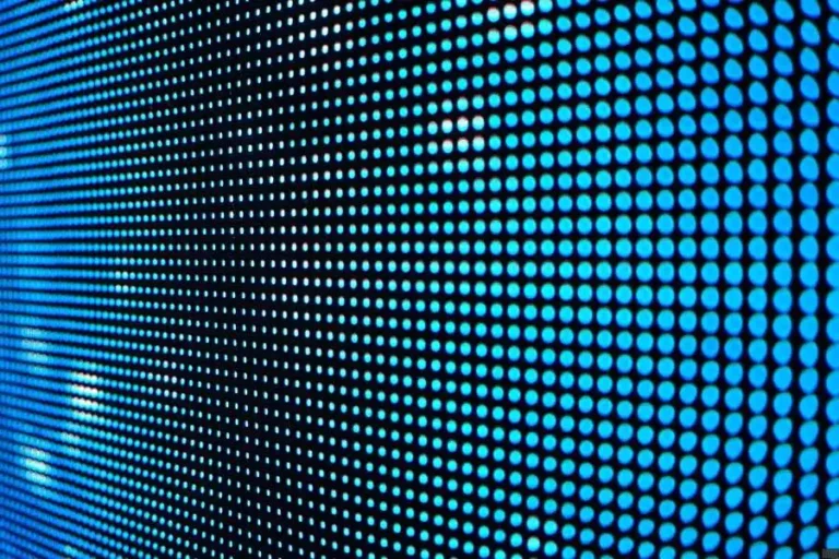 Panel Pantalla LED Aviled Pitch 2.9 Visual Pro, detalle de módulo y brillo